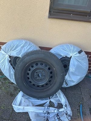 Roți iarnă (jante tablă + cauciucuri) 3 bucăți - R16 95 H