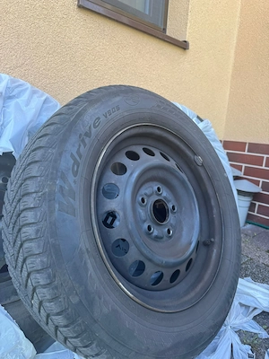 Roți iarnă (jante tablă + cauciucuri) 3 bucăți - R16 95 H - imagine 3