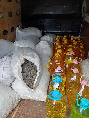  Vînd Șrot și ulei de Floarea Soarelui
