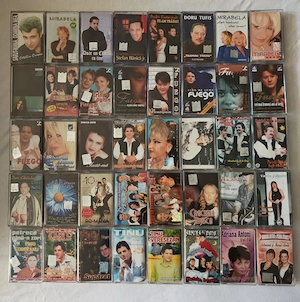 Vand mai multe casete audio originale