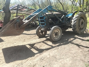 Vând tractor  - imagine 3