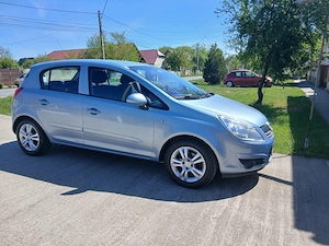 Opel corsa an 2009 benzina 1.2 klima 108000 km carte service  - imagine 2