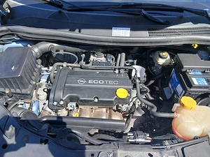 Opel corsa an 2009 benzina 1.2 klima 108000 km carte service  - imagine 10