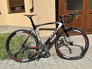 Vând cursiera Giant TCR Advanced   6,9kg