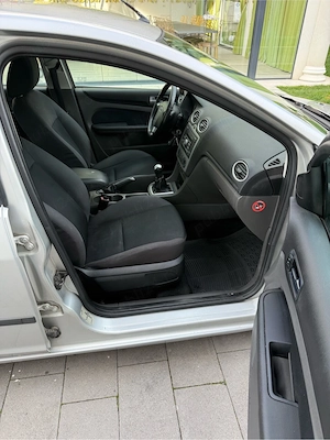 2006 Ford Focus 1.6 TDCI masina buna fiscal - imagine 10