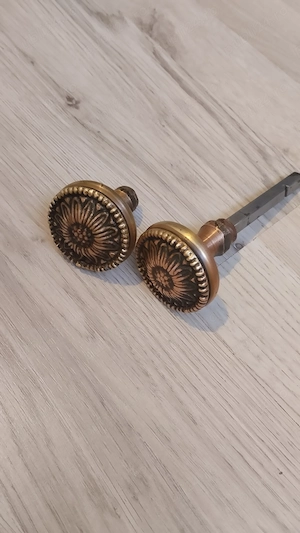 Clanta veche din bronz - imagine 5