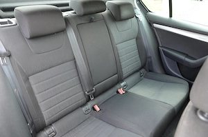 primul proprietar, vind Skoda Octavia III  - imagine 5