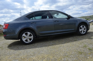 primul proprietar, vind Skoda Octavia III  - imagine 6