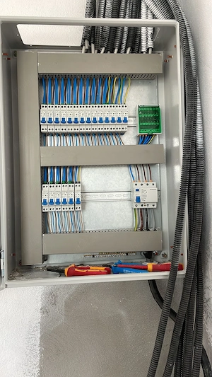 Electrician autorizat-reparatii+instalatii