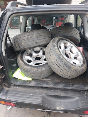 Vand jante aliaj,bulbar si praguri in stare f buna - imagine 3