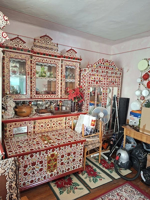 Mobila veche pictata manual zona Calatei Cluj - mobila Kalotaszeg 