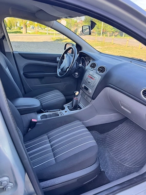Ford Focus 1.6 Benzina - imagine 6
