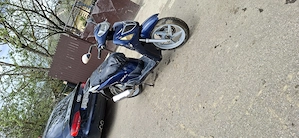 Honda sh 150  pentru pese sau de facut motoru e bun