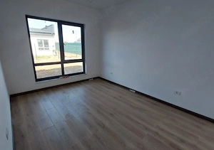 Casa Individuala 4 Camere 2 Bai si 500 Mp Teren in Crevedia - imagine 5