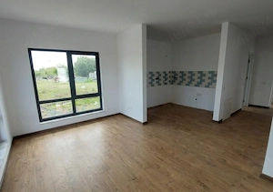 Casa Individuala 4 Camere 2 Bai si 500 Mp Teren in Crevedia - imagine 2