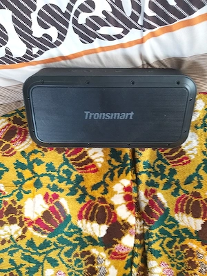 boxă portabilă ( nu trimit prin curier sau poștă 