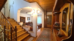 Proprietar: Casă solidă și spațioasă în zona centrală - oraș Sânnicolau Mare - imagine 3