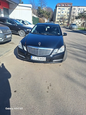 Vând Mercedes E200  w212