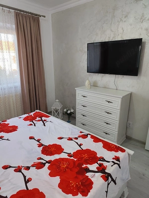 Închiriez apartament 