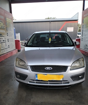 Vând Ford focus 