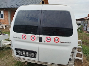 Dezmembrez Peugeot Partner 1.6 hdi 90 cp 2008 - imagine 2
