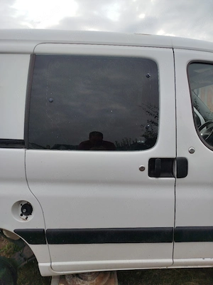 Dezmembrez Peugeot Partner 1.6 hdi 90 cp 2008 - imagine 3