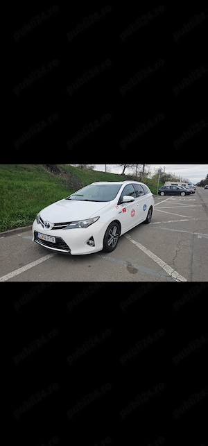 Vand Toyota Auris Hibrid - imagine 2