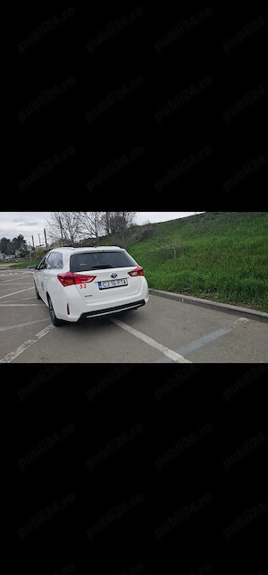 Vand Toyota Auris Hibrid - imagine 3