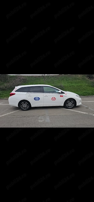 Vand Toyota Auris Hibrid - imagine 5