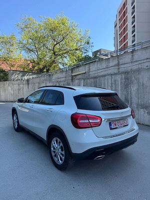 Mercedes-Benz GLA 180  benzină | 90.000 km | - imagine 4