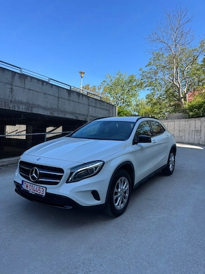 Mercedes-Benz GLA 180  benzină | 90.000 km | - imagine 3