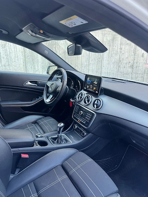 Mercedes-Benz GLA 180  benzină | 90.000 km | - imagine 8