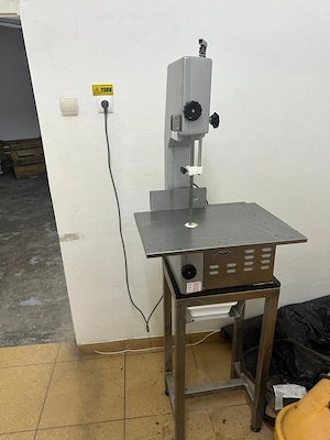 Fierăstrau banzic electric carmangerie