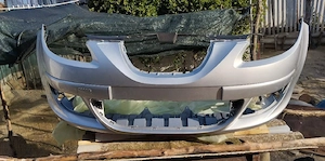 Acesta este un bara față pentru vehicule marca SEAT, compatibil cu modelele Altea, Altea XL și Toled