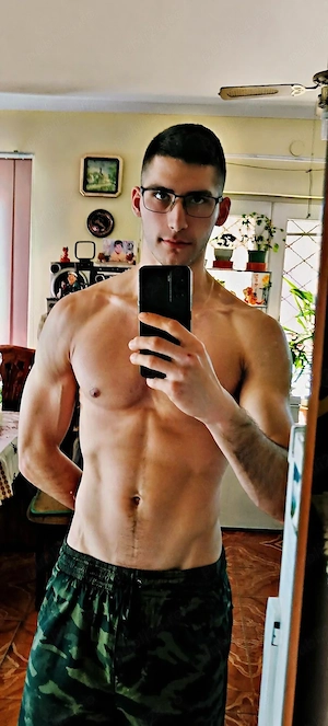 Baiat bisex, nou in oras!