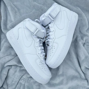 Pantofi Sport Nike Air Force 1 Mid Triple White - 100% originali