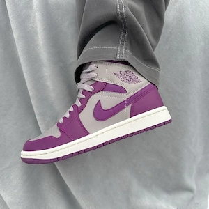 Pantofi Sport Air Jordan 1 Mid Magenta -100% originali