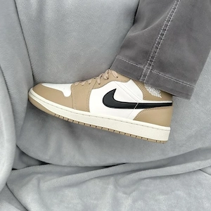 Pantofi Sport Air Jordan 1 Mid Desert - 100% originali