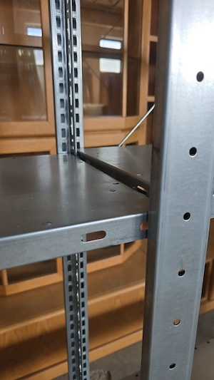 Rafturi metalice 