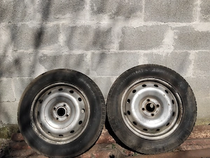 Vând roți vară DACIA - 185/65 r15 - 375 lei / perechea.