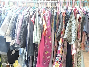 De vanzare un magazin de haine de copii second hend  - imagine 3