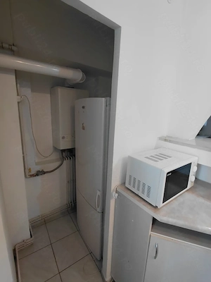 Inchiriez garsoniera spatioasa strada De Mijloc - imagine 6