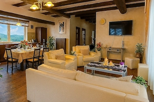 Complex de 2 pensiuni turistice in Covasna - imagine 4