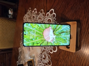 telefon redmi note 11 cu ecranul crepat an partea de sus