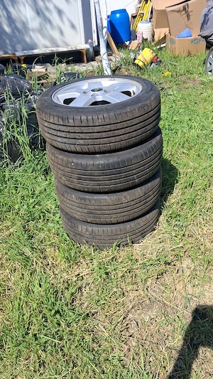 Vând set de jante originale chevrolet aveo cu caucicuri de vara 