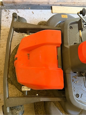 vand tractor tuns iarba Husqvarna Rider R 320 XAWD cu masa de taiere - imagine 2