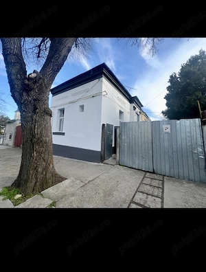 Casa in oras Galati, cu toate utilitatile, proprietate, zona centrala linistita - imagine 2