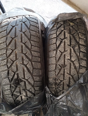 vand doua anvelope 215 65 R16 profil de iarna - imagine 3