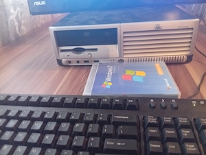 Vând PC Desktop Asus Compaq 