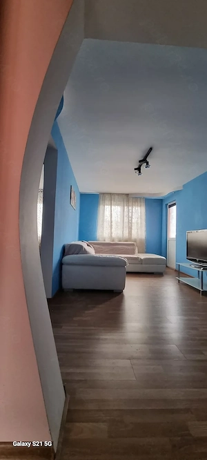 Central, 3 camere decomandat, lângă Stațiunea Straja,renovat, modernizat, izolat, acoperiș sarpantă. - imagine 3